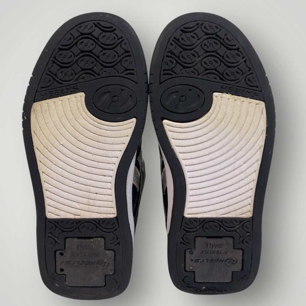 Girls Reebok Heelys size 2 - Picture 6 of 7